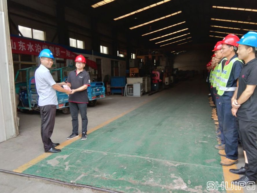 后服務(wù)部孫長磊，在ABB機器人培訓(xùn)考試中榮獲第一名
